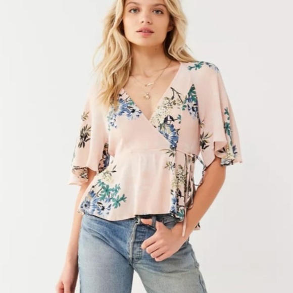 ASTR The Label Payton Floral Wrap Tie Top Small - Picture 2 of 11